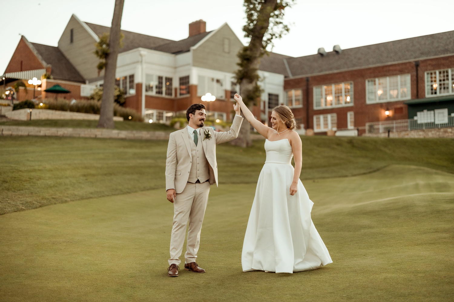 Cedar Rapids Country Club Wedding, Cedar Rapids, Iowa