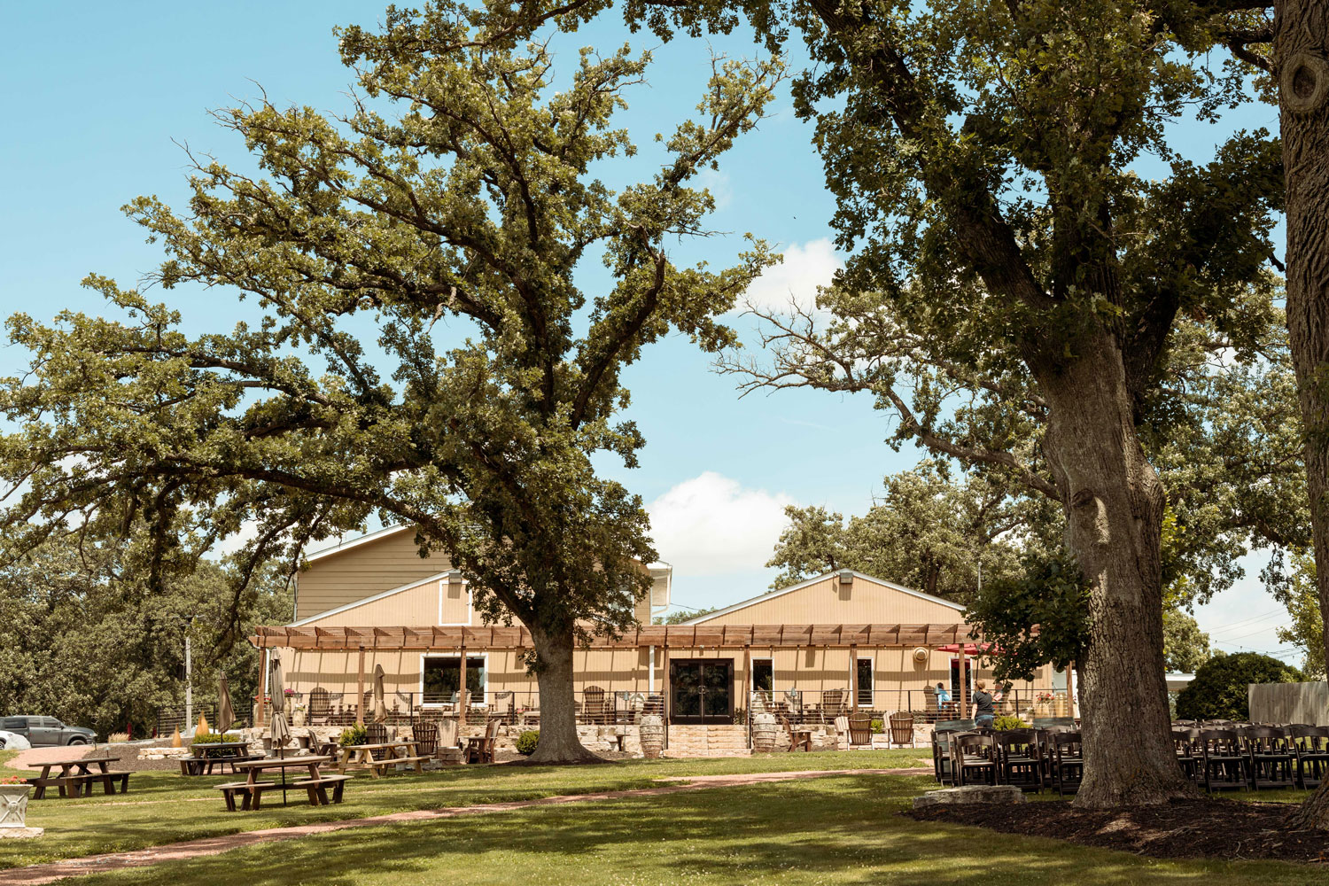 Old Oak Winery Wedding, Milan, Illinois